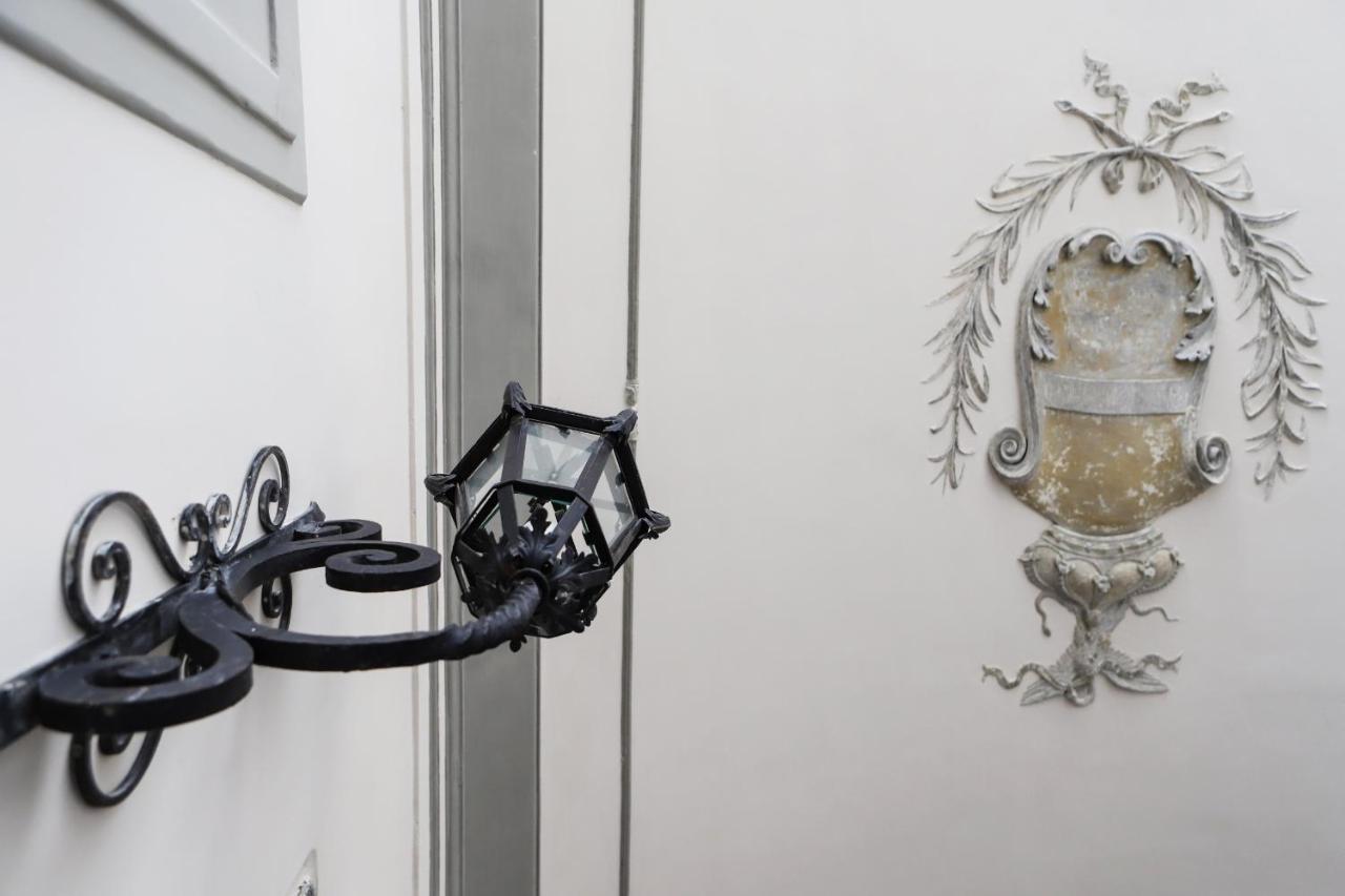 Palazzo Firrao Apartments By Wonderful Italy Napoli Exterior foto
